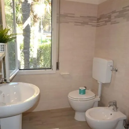 Lovely Duplex For 5 Guests In Peaceful Lignano Riviera Βίλα